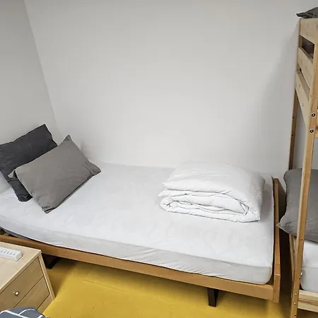 Mars - Private With Shared Kitchen Shower And Toilet - Old Town