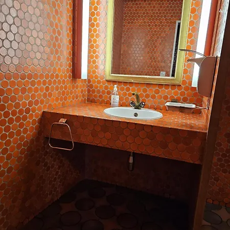 Δωμάτια σε οικογενειακή κατοικία Mars - Private With Shared Kitchen Shower And Toilet - Old Town