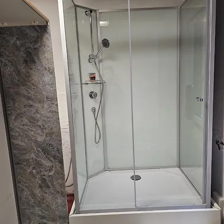 Ubytování v soukromí Mars - Private With Shared Kitchen Shower And Toilet - Old Town Chur