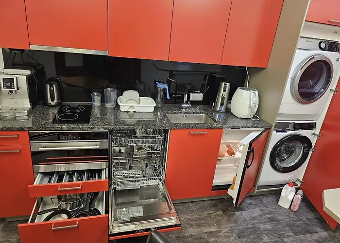 Privat Grosse Zimmer, Mars, Mit Gemeinsamer Kueche Und Bad In Altstadt Ubytování v soukromí