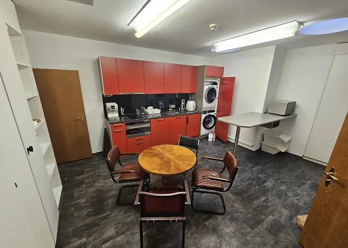 Privat Grosse Zimmer, Mars, Mit Gemeinsamer Kueche Und Bad In Altstadt 库尔